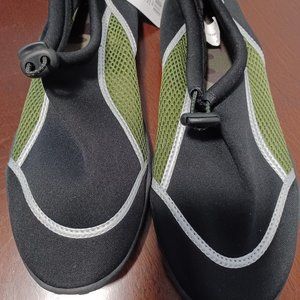 Sun and Sky Men’s aqua shoes Size 9-10